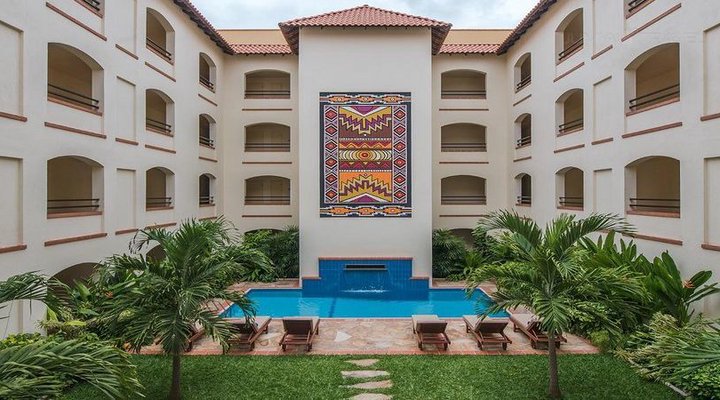 Sea Cliff Court Hotel and Luxury Apartments