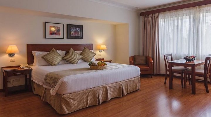 Sea Cliff Court Hotel and Luxury Apartments