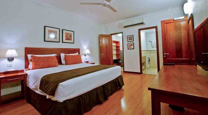 Sea Cliff Court Hotel and Luxury Apartments