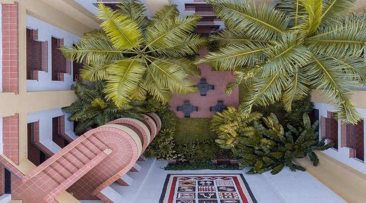 Sea Cliff Court Hotel and Luxury Apartments