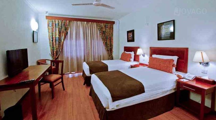 Sea Cliff Court Hotel and Luxury Apartments