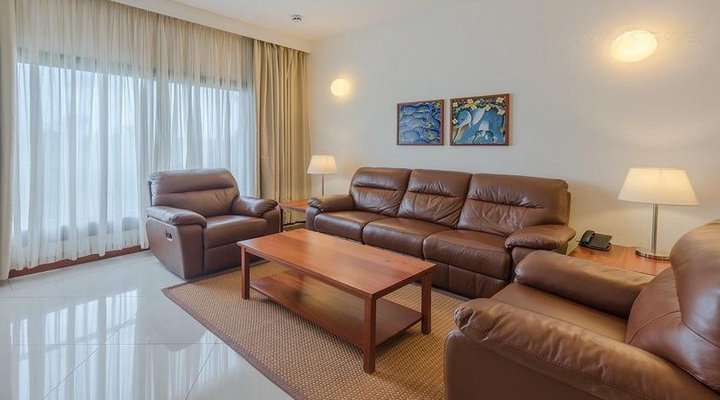 Sea Cliff Court Hotel and Luxury Apartments