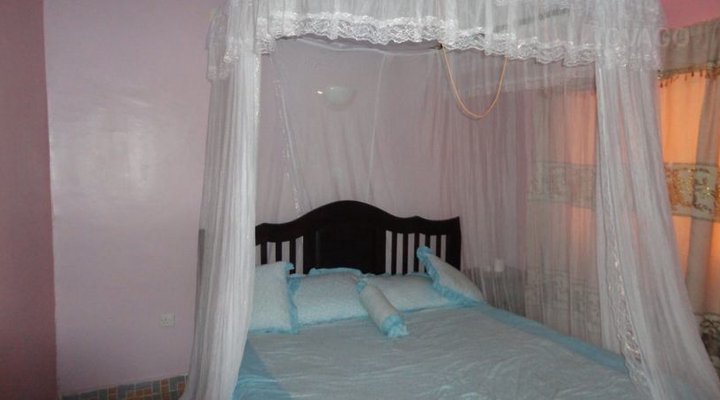 Lucy's Apartments
