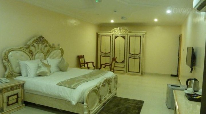 Best Western Plus Wetland Hotel