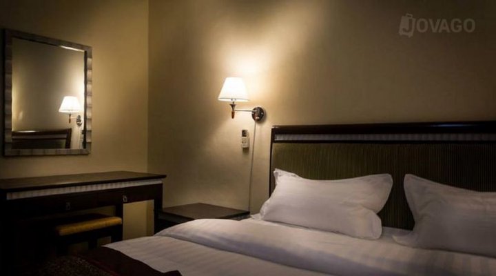 Serendib Suites & Conference Centre