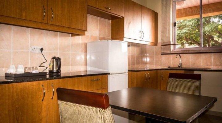 Serendib Suites & Conference Centre