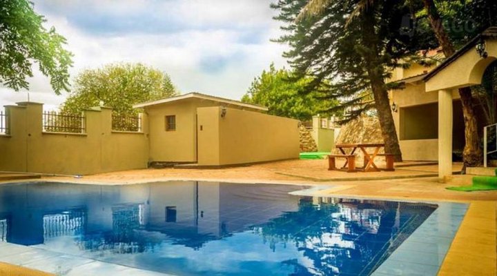 Serendib Suites & Conference Centre