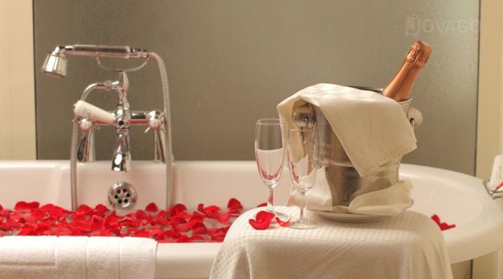 Le Petit Village Hotel