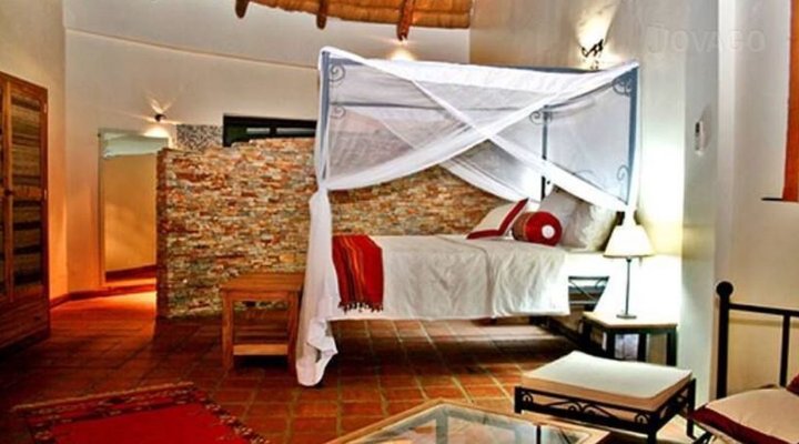 Le Petit Village Hotel