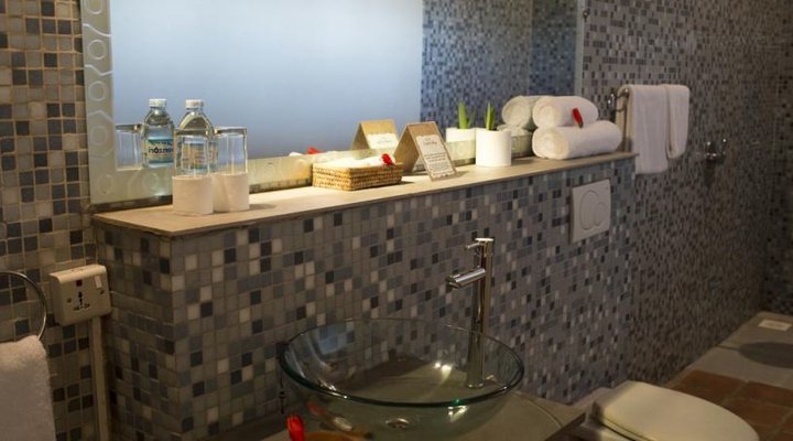 Le Petit Village Hotel