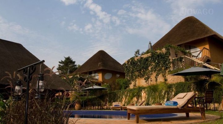 Le Petit Village Hotel