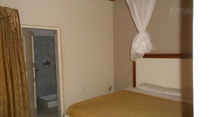 Target Plaza Motel