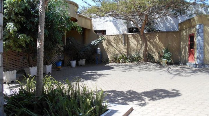Target Plaza Motel