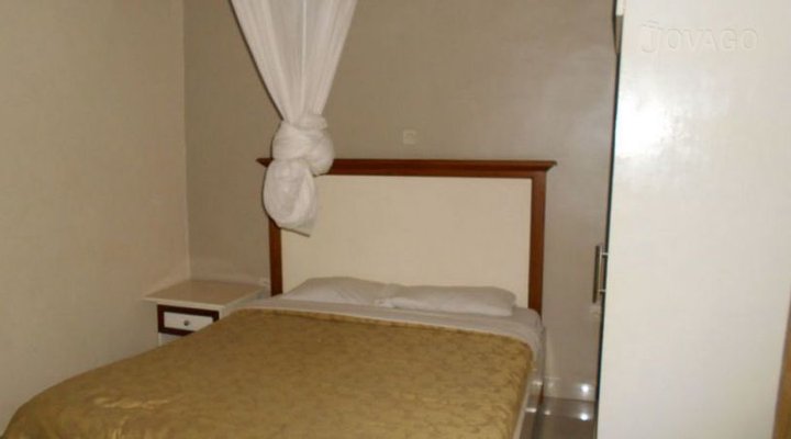 Target Plaza Motel