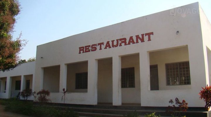 Mufwa Lakeshore Lodge