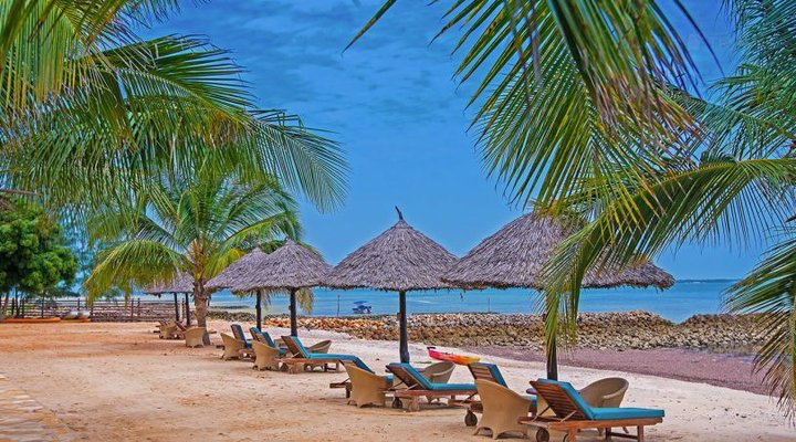 Hotel White Sands: The Beach Resort