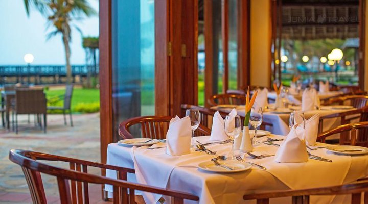 Hotel White Sands: The Beach Resort