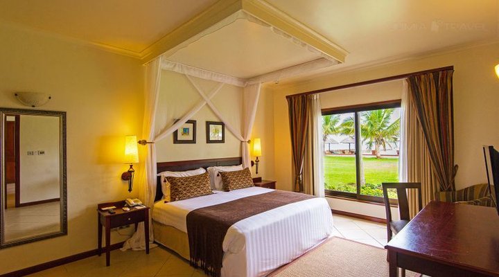 Hotel White Sands: The Beach Resort