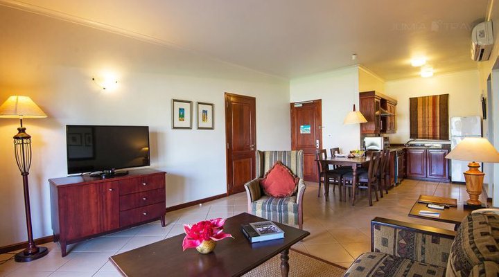 Hotel White Sands: The Beach Resort