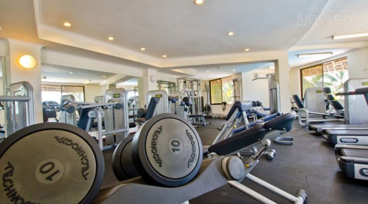 Hotel White Sands: The Beach Resort