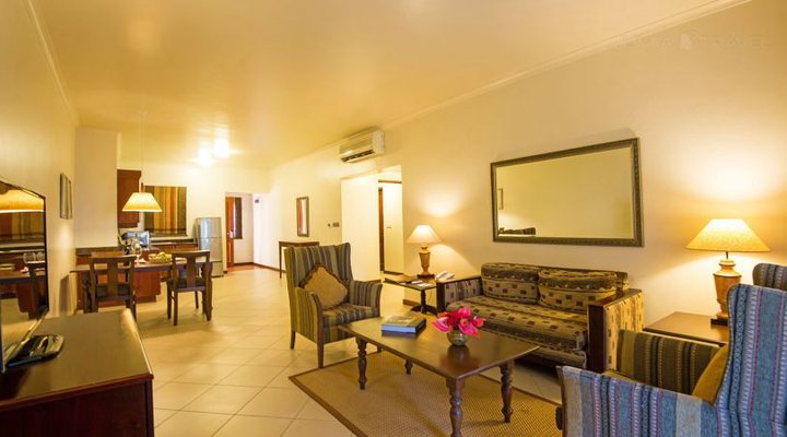 Hotel White Sands: The Beach Resort