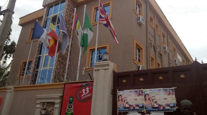 Hotel De Bravo