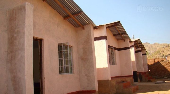 The Ayoba Compound Lodge