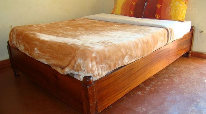 The Ayoba Compound Lodge