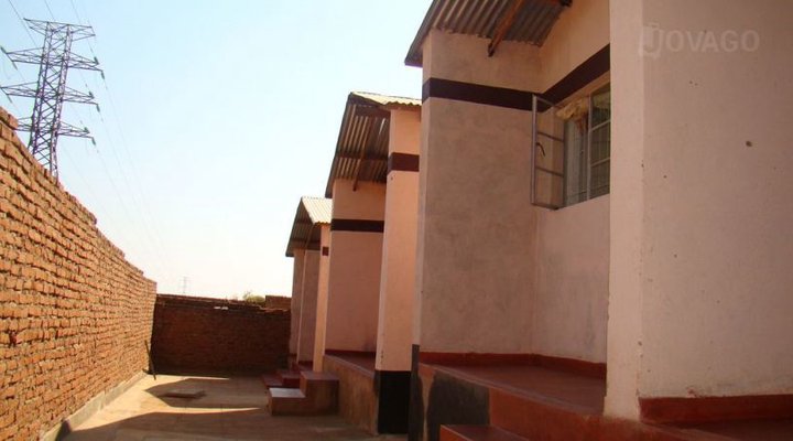 The Ayoba Compound Lodge