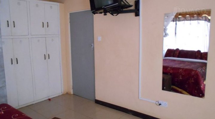 Executive Isomelha Guest House