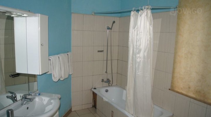 Buziga Shelter Lodge