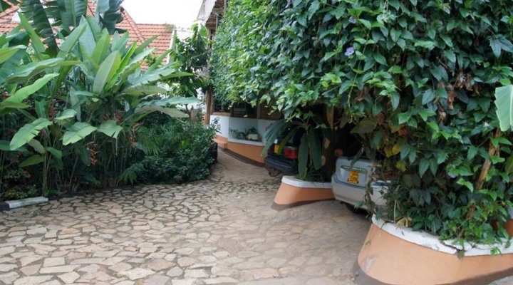 Buziga Shelter Lodge