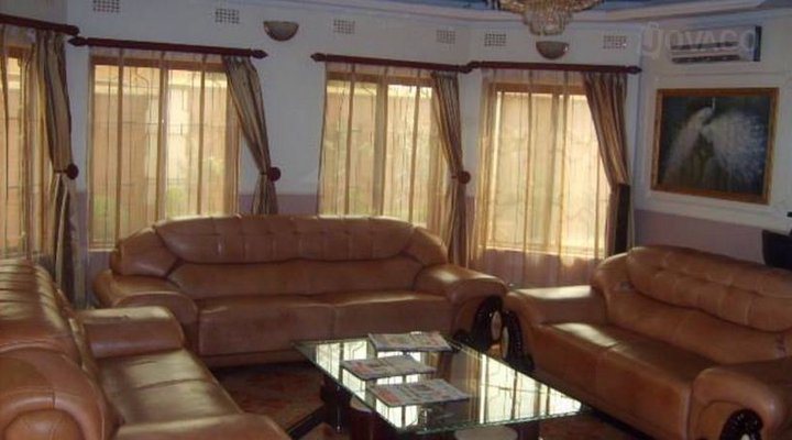 Hu Cess Executive Lodge