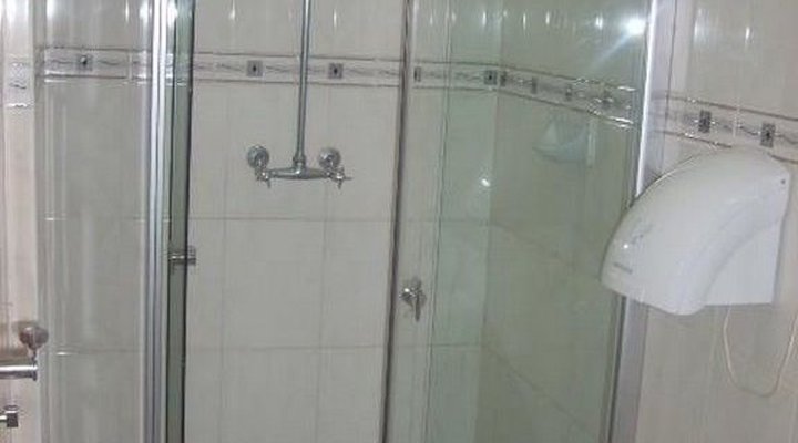 Hu Cess Executive Lodge