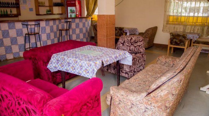 Amigos Hotel & Grill