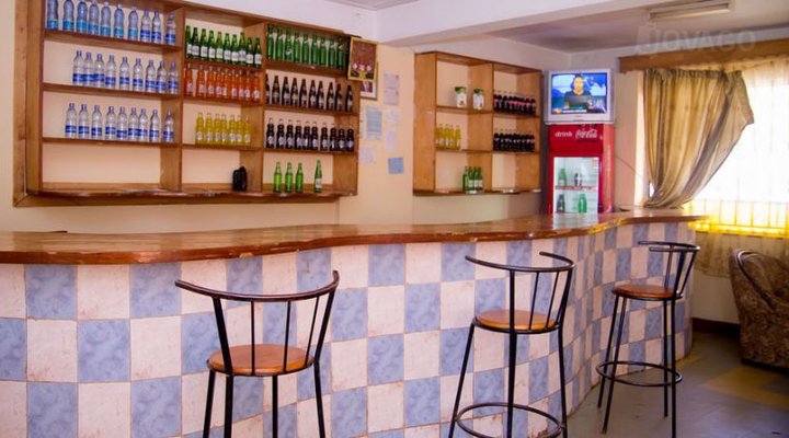 Amigos Hotel & Grill