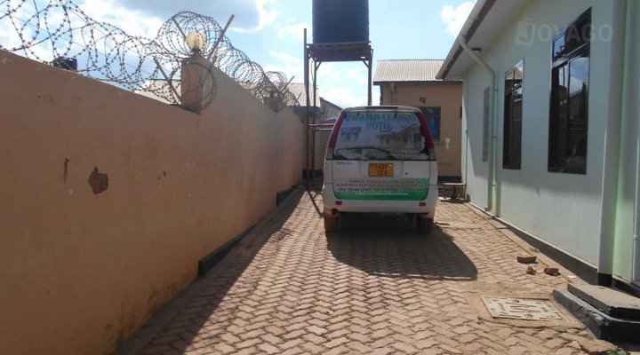 Uwanji Classic Hotel