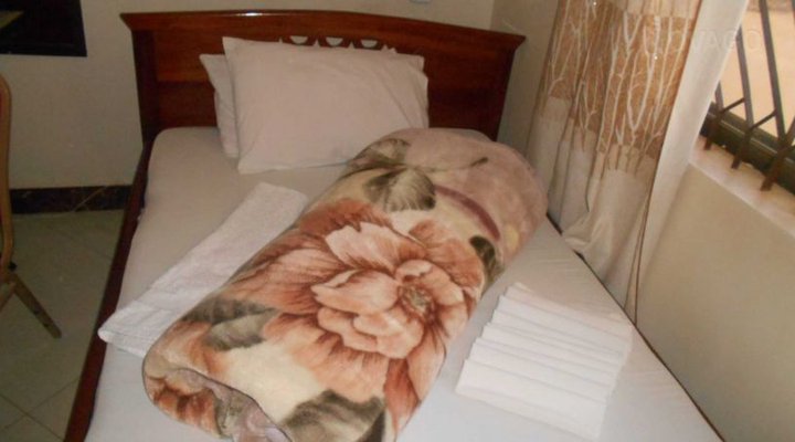 Uwanji Classic Hotel