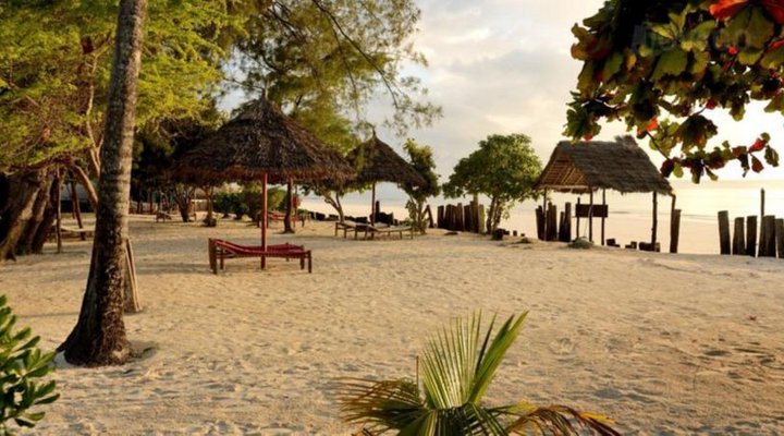 Kaure Sandbeach Lodge