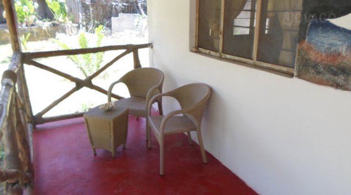 Kaure Sandbeach Lodge