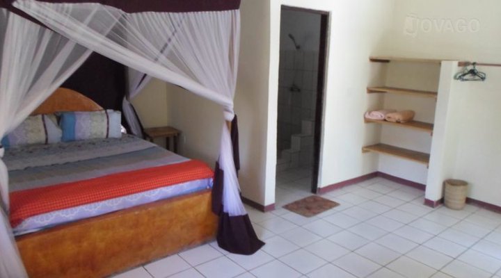 Kaure Sandbeach Lodge