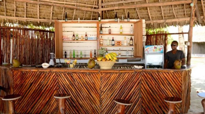 Kaure Sandbeach Lodge