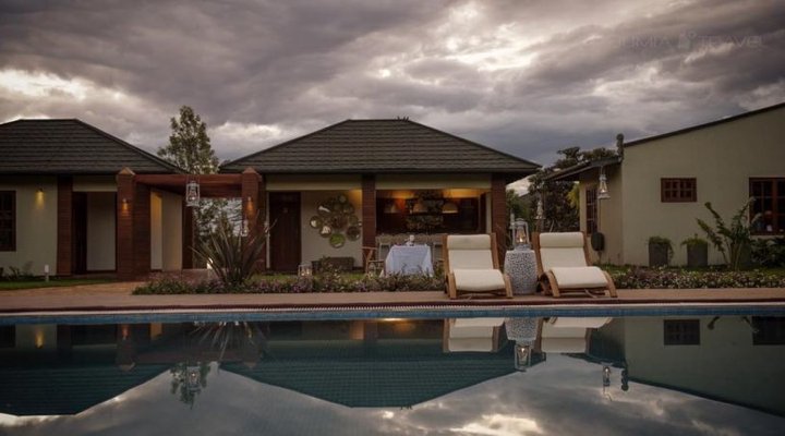 Acacia Farm Lodge