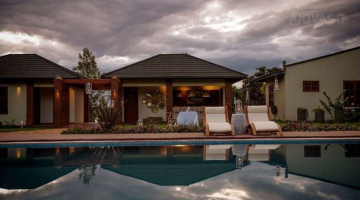 Acacia Farm Lodge