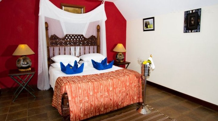 Zomeni Lion Hill Camp