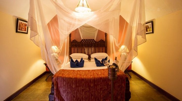 Zomeni Lion Hill Camp