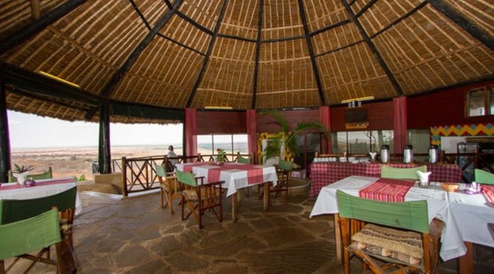 Zomeni Lion Hill Camp