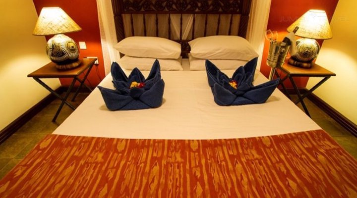 Zomeni Lion Hill Camp