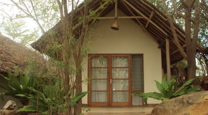 Zomeni Lion Hill Camp