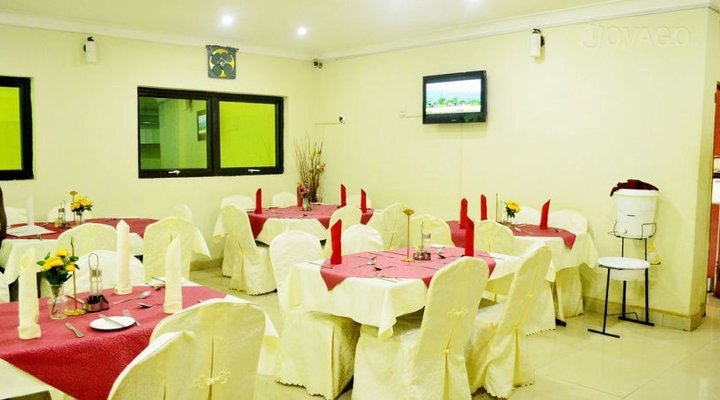 Hotel Diamonds Acres